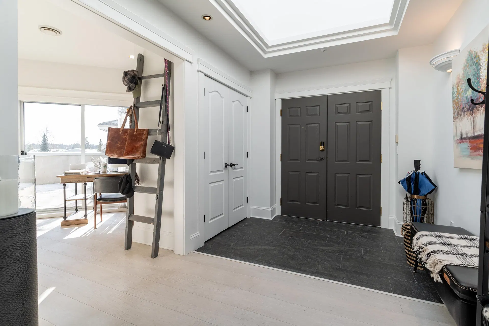 Photo 5 of 40 at #401 – 20448 Park Avenue