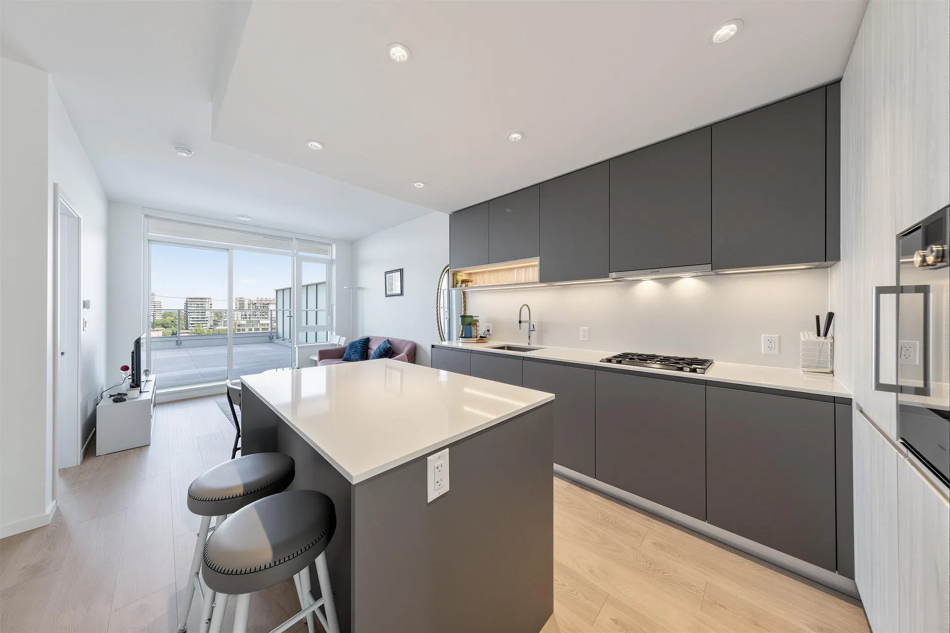 Photo 3 of 36 at #1019 – 6600 Minoru Boulevard