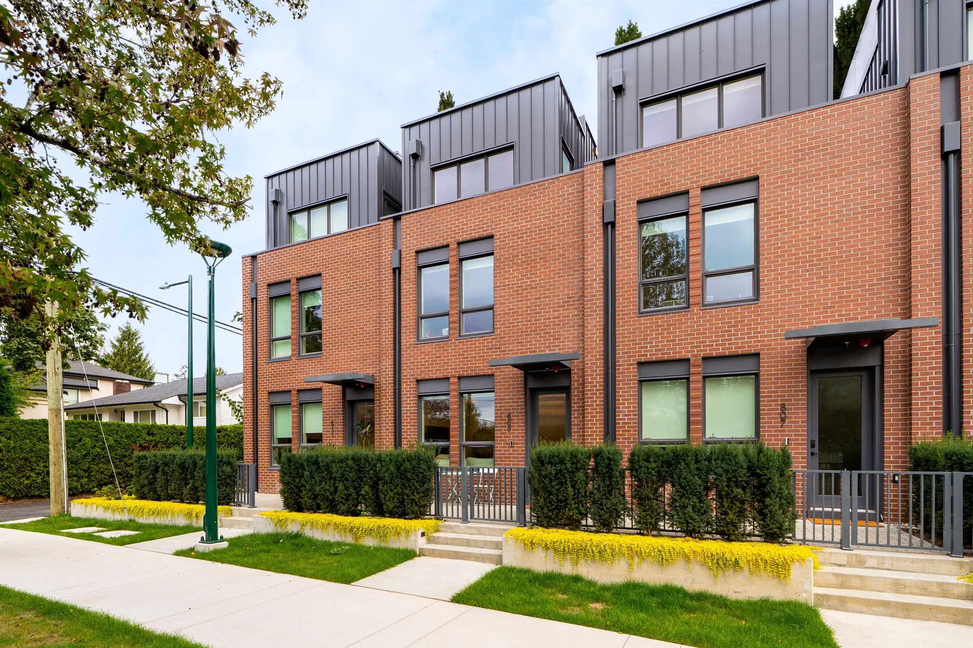 Photo 1 of 22 at 809 W 38th Avenue