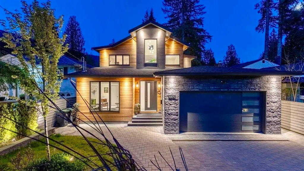 Photo 1 of 34 at 4470 Capilano Road