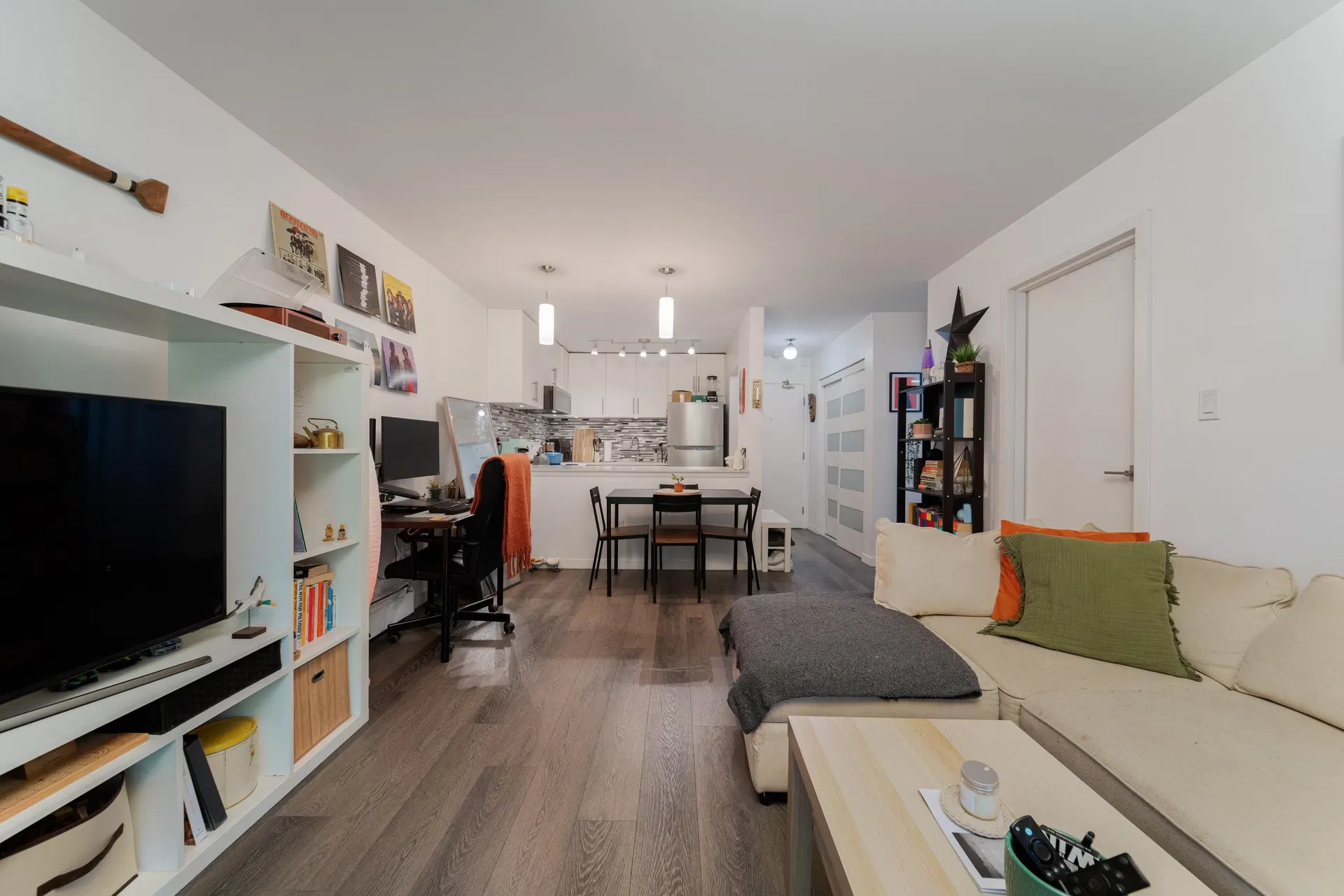 Photo 4 of 36 at #201 – 1425 Cypress Street