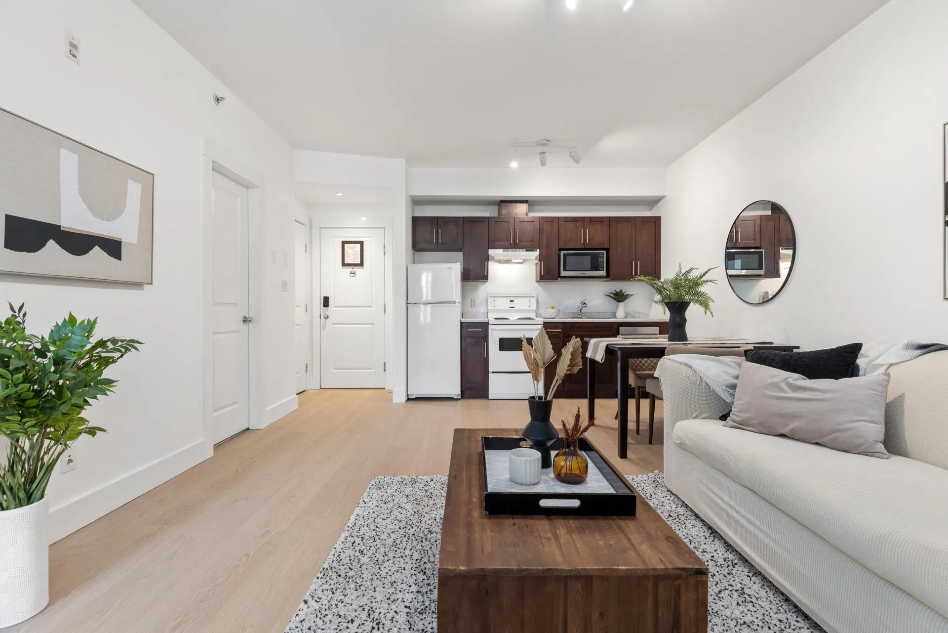 Photo 4 of 19 at #302 – 7330 Arbutus Street