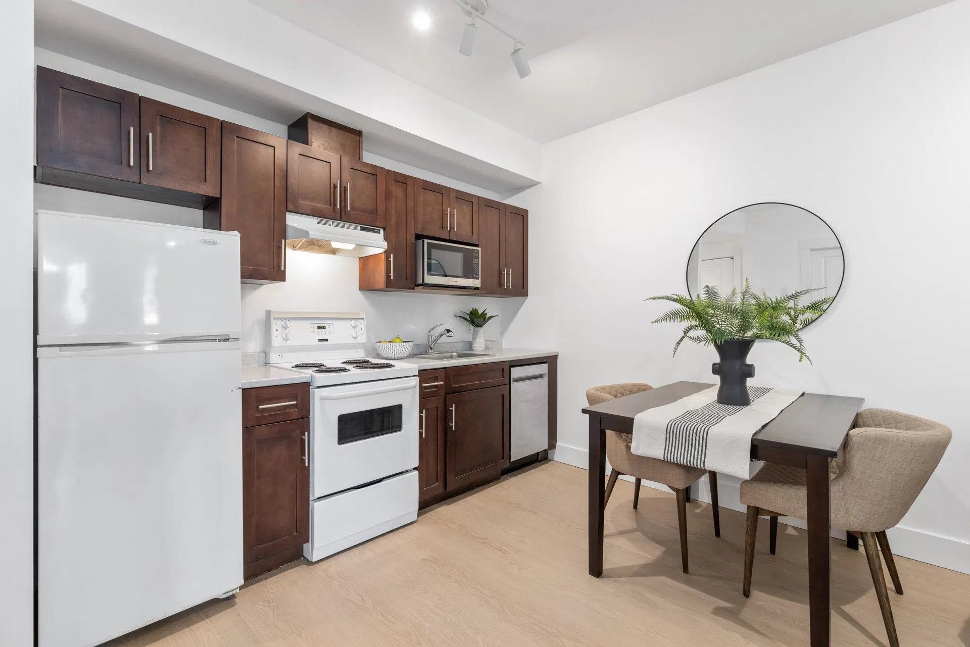 Photo 5 of 19 at #302 – 7330 Arbutus Street