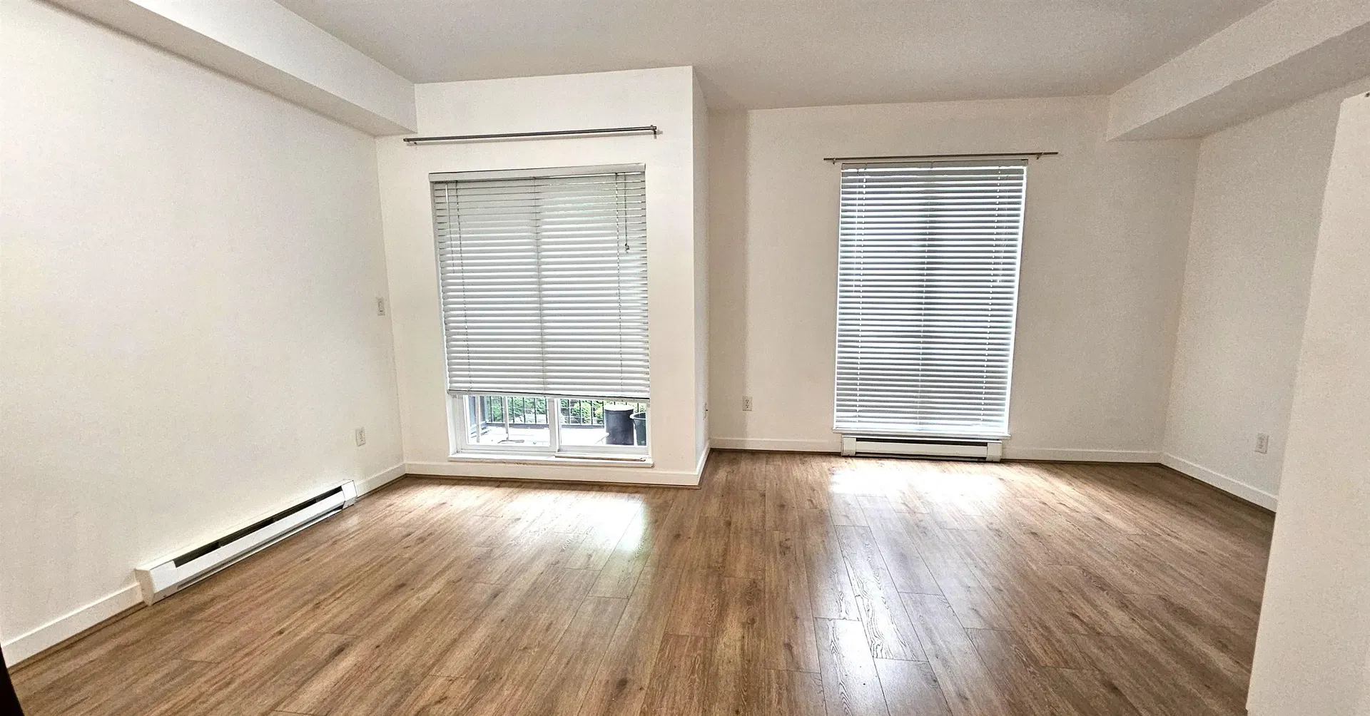 Photo 4 of 17 at #220 – 13321 102a Avenue