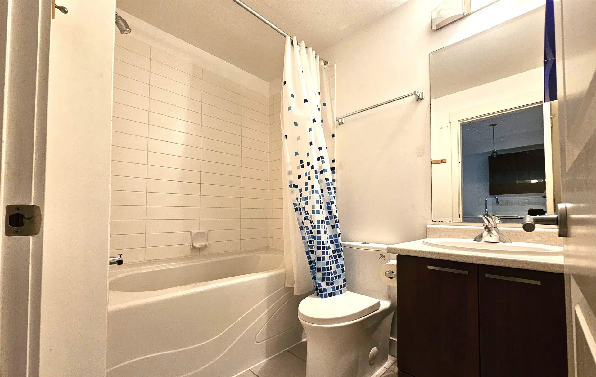 Photo 5 of 17 at #220 – 13321 102a Avenue