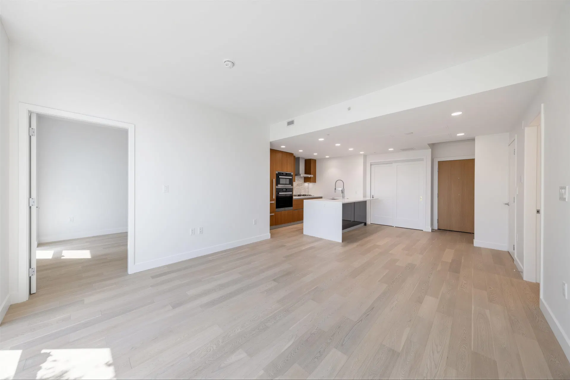 Photo 5 of 28 at #403 – 2888 Arbutus Street
