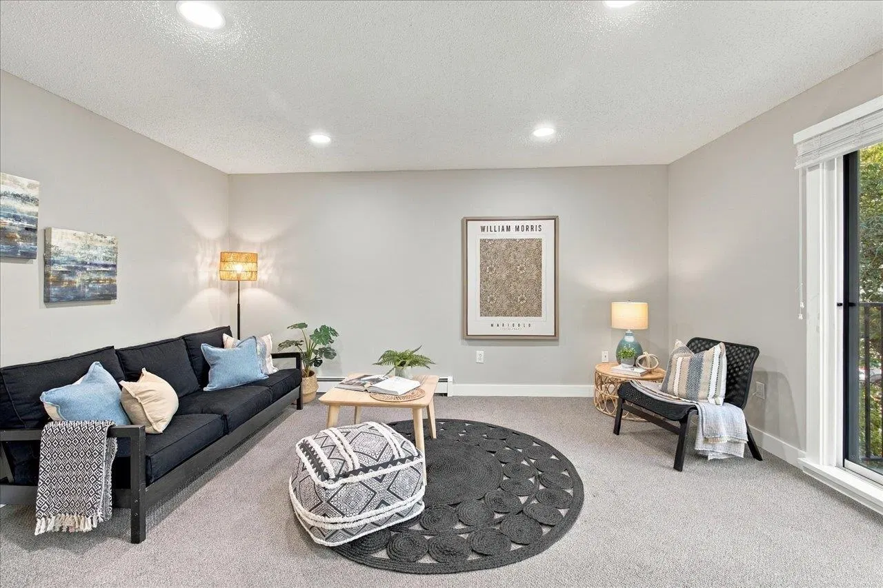 Photo 2 of 33 at #201 – 1365 E 7 Avenue