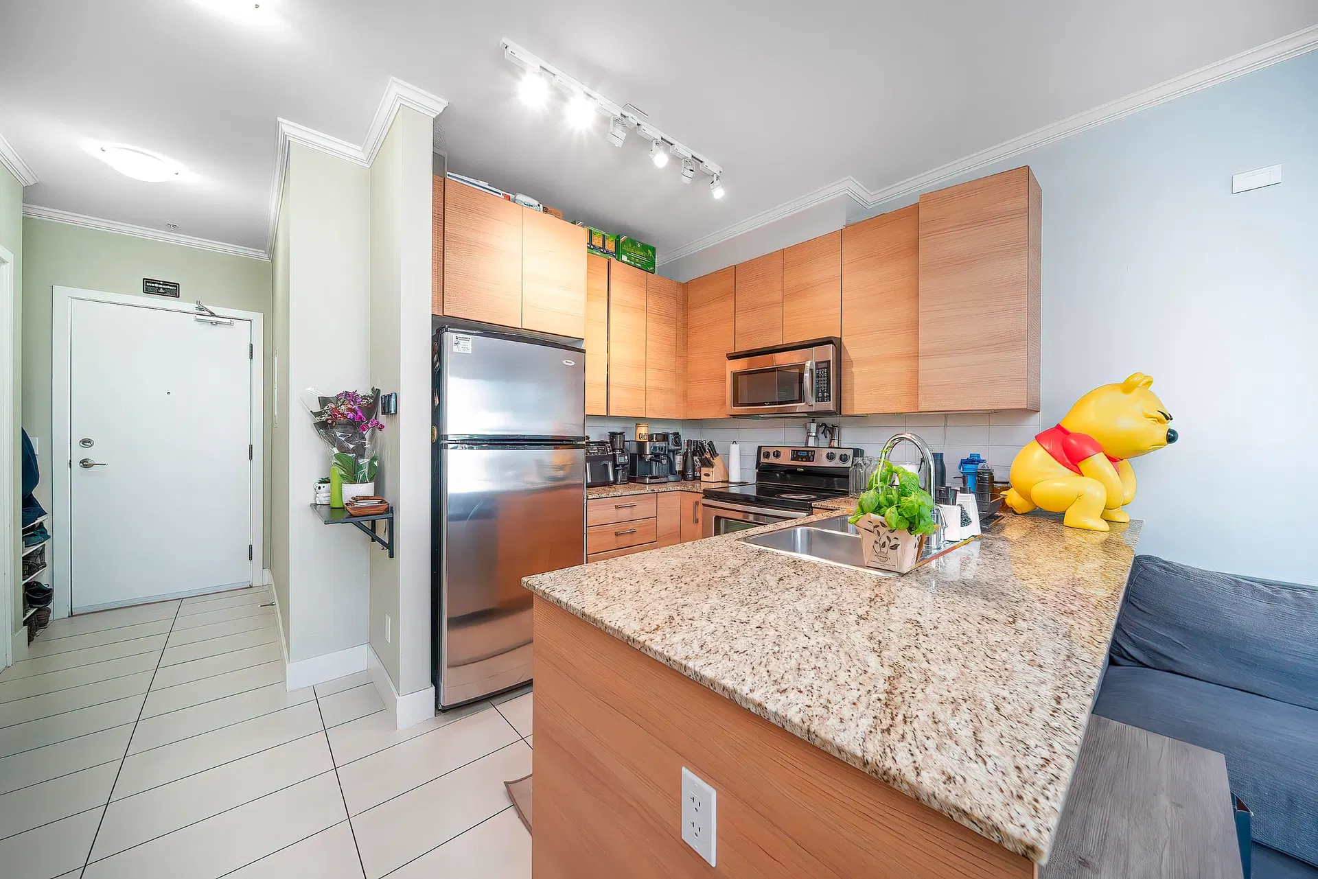 Photo 2 of 17 at #214 – 5788 Sidley Street