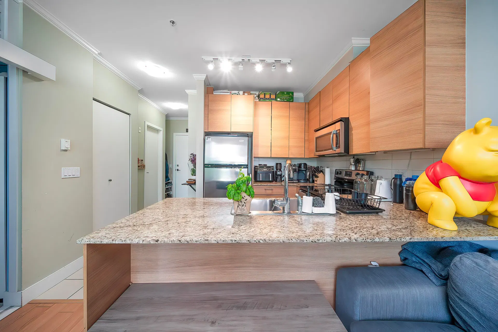 Photo 4 of 17 at #214 – 5788 Sidley Street