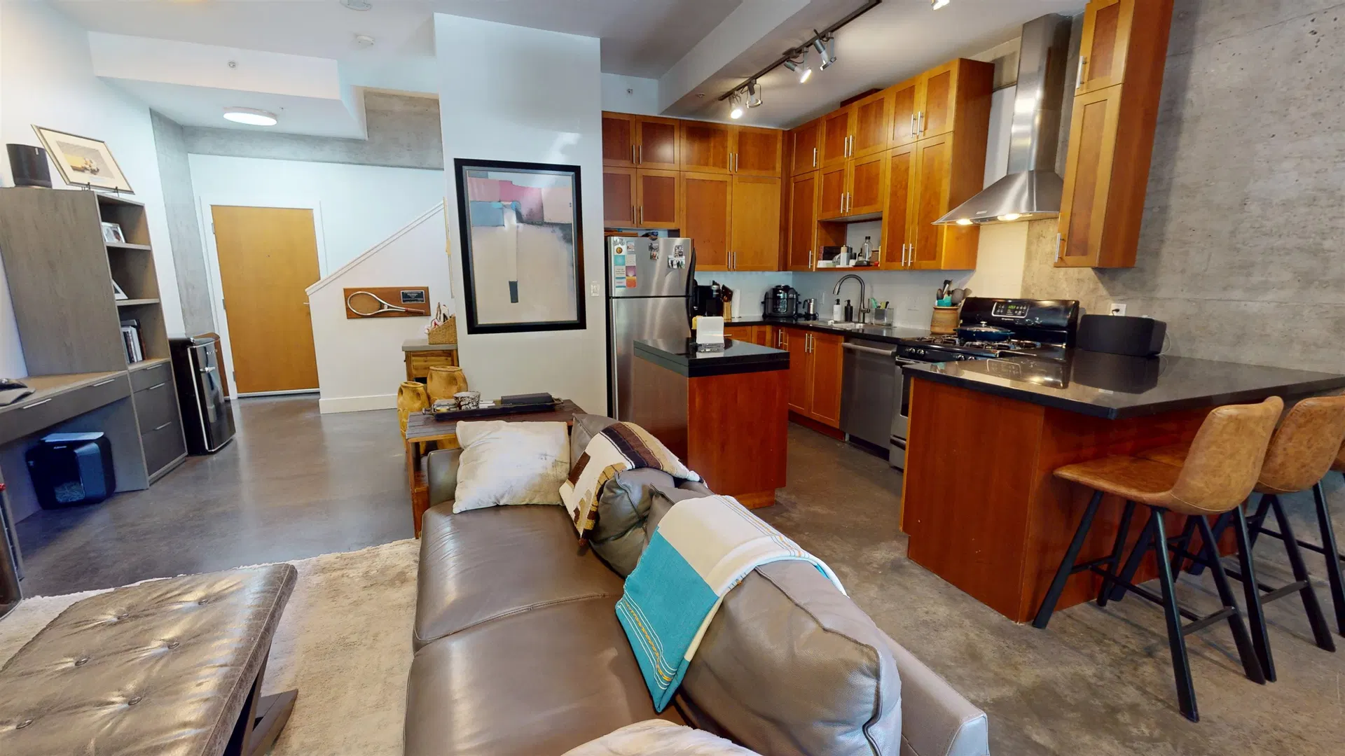 Photo 5 of 40 at 357 E 11th Avenue