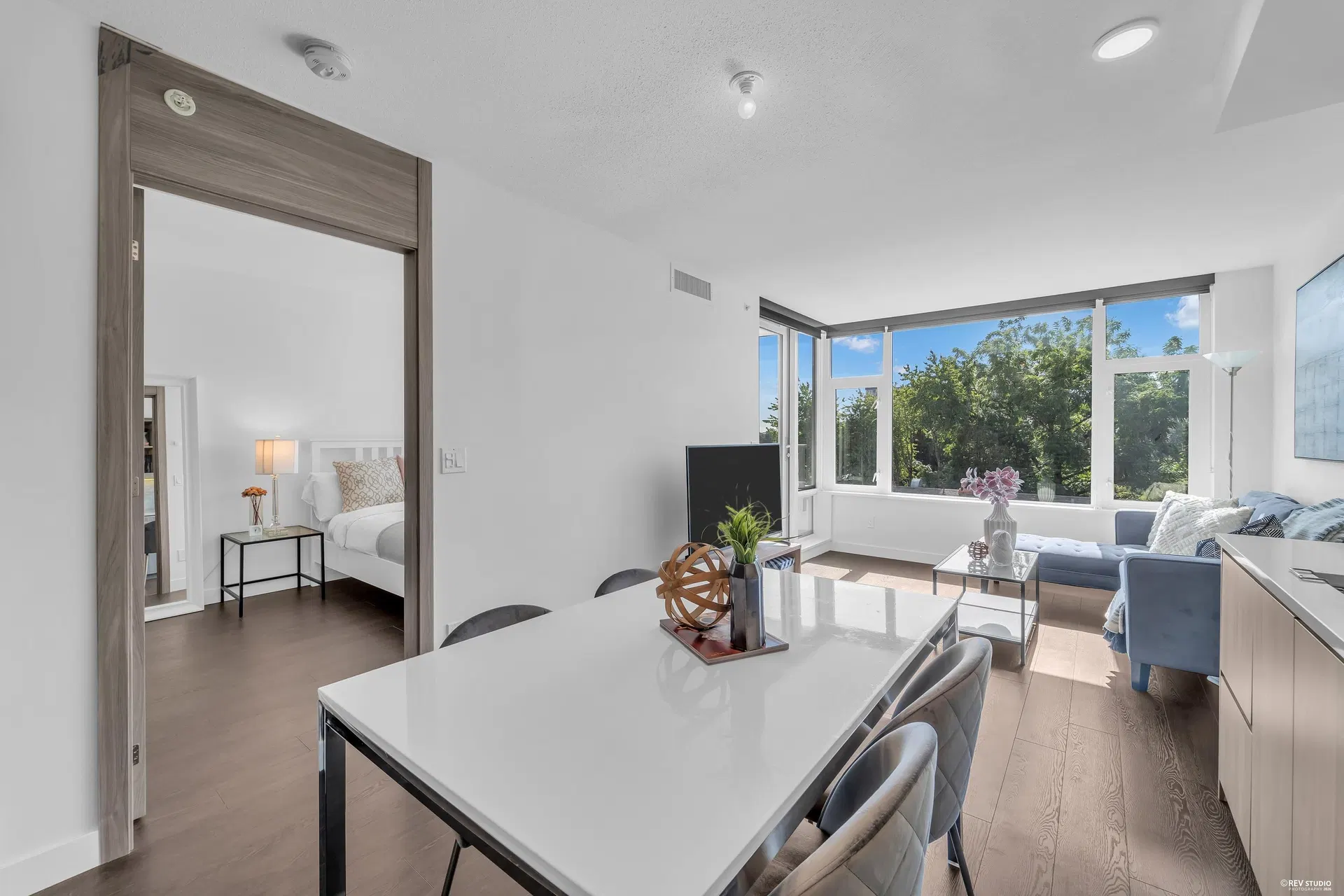 Photo 5 of 35 at #617 – 8800 Hazelbridge Way