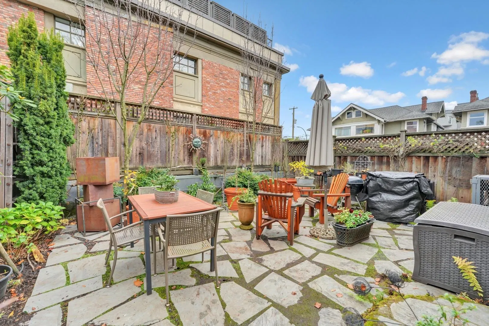 Photo 1 of 26 at 2303 W 3rd Avenue