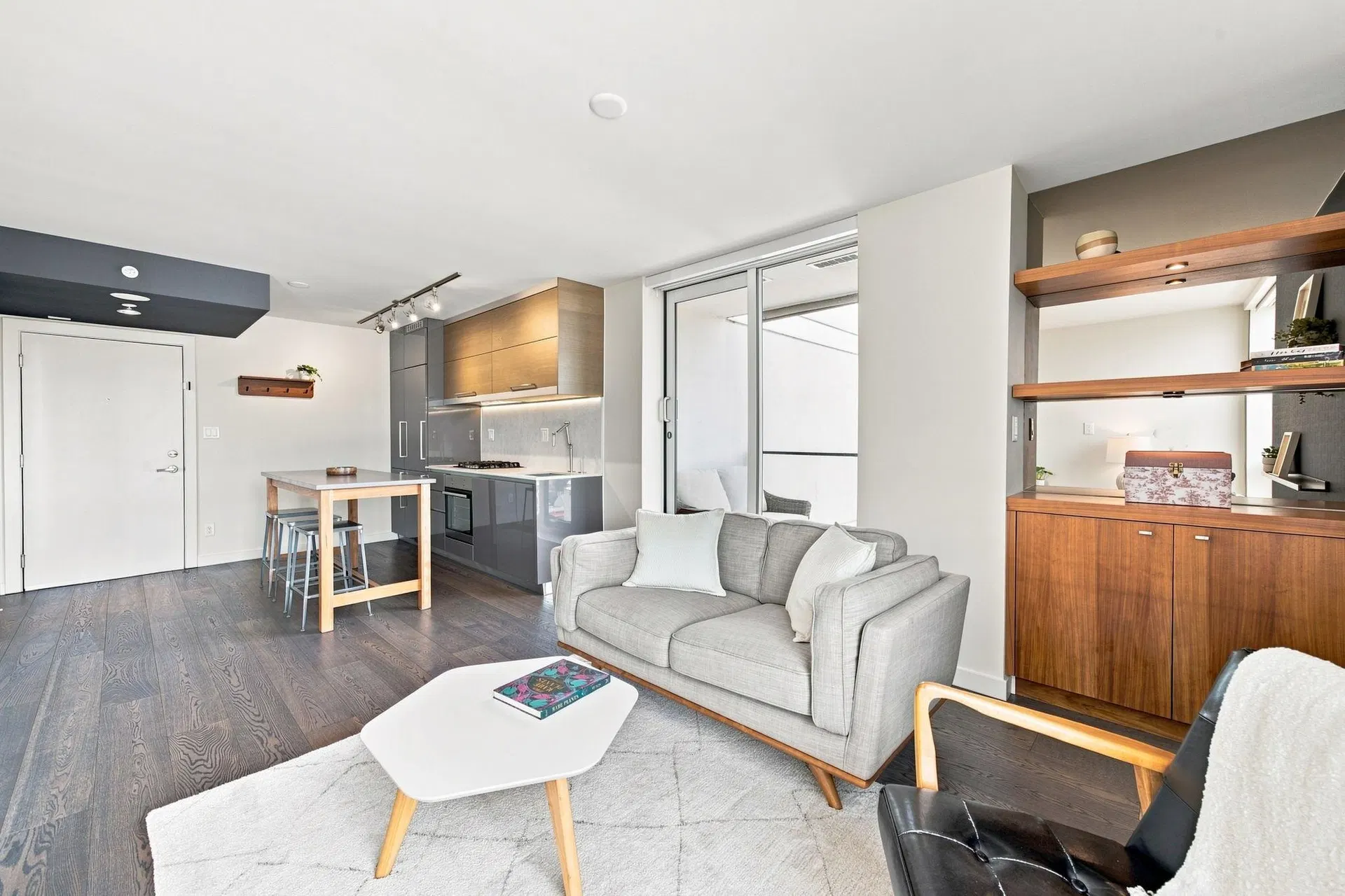 Photo 2 of 24 at #1006 – 189 Keefer Street