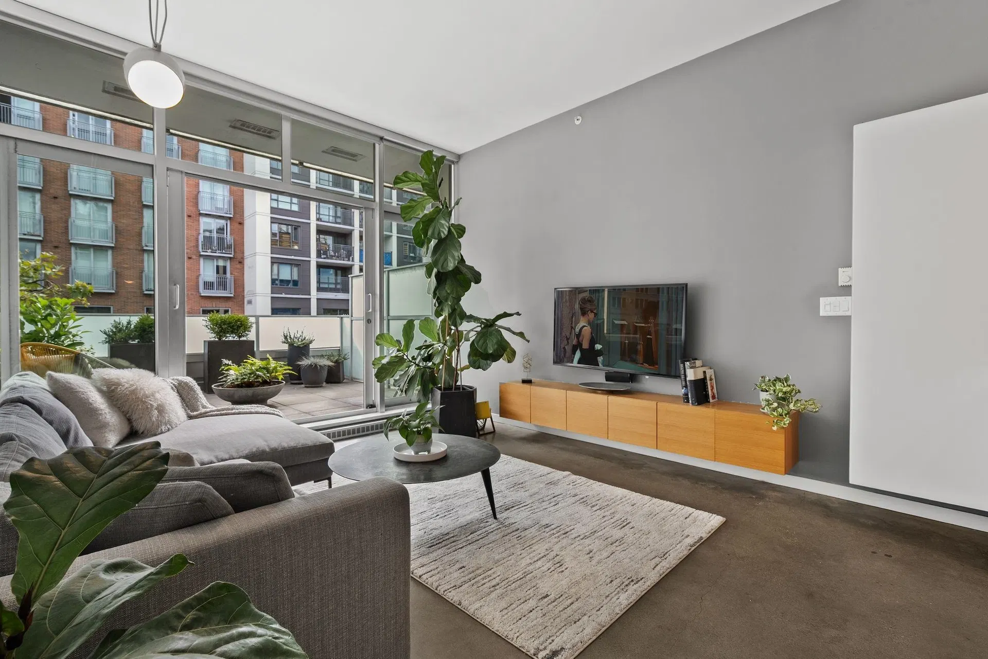 Photo 4 of 40 at #409 – 53 W Hastings Street