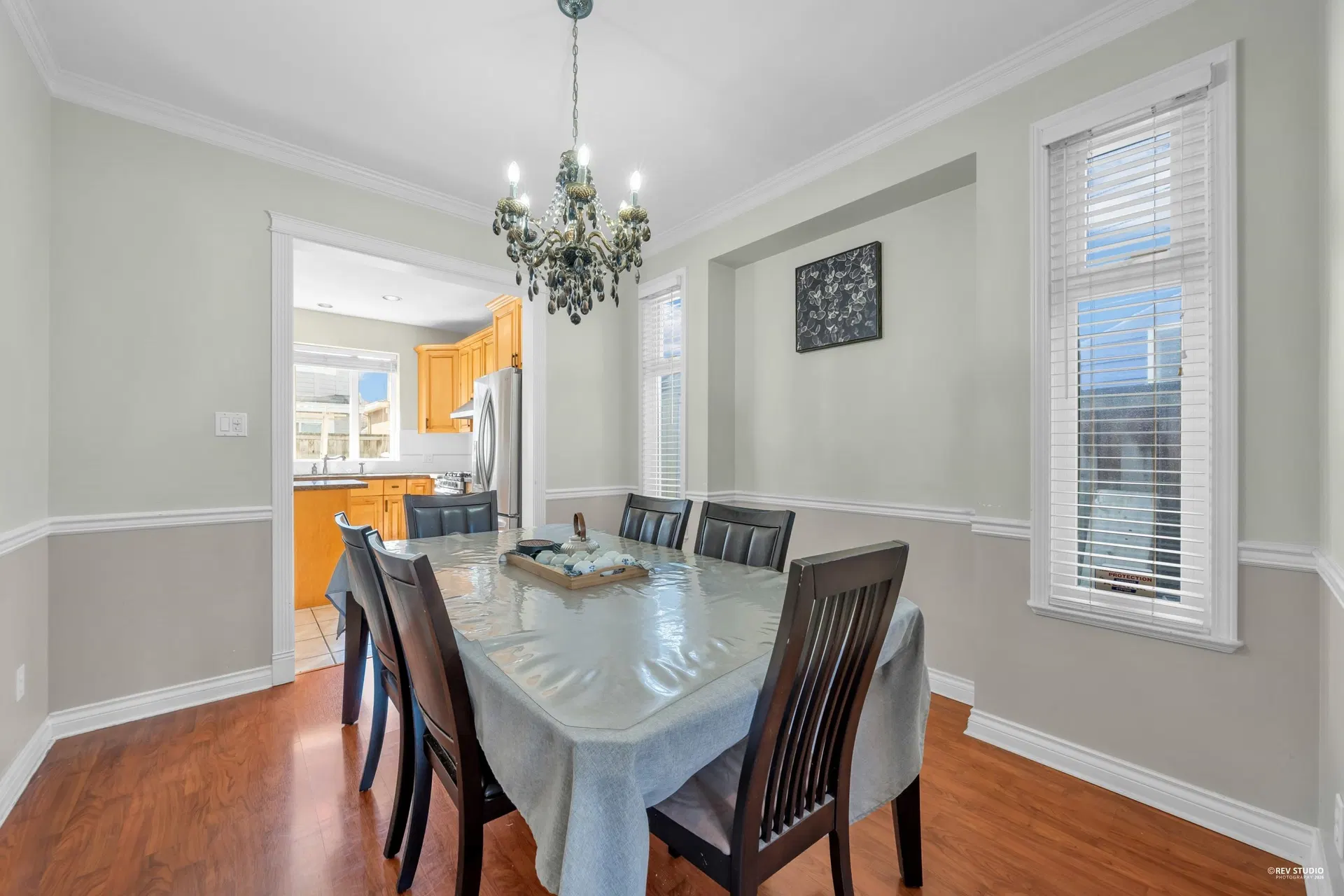 Photo 5 of 27 at 9171 Pauleshin Crescent