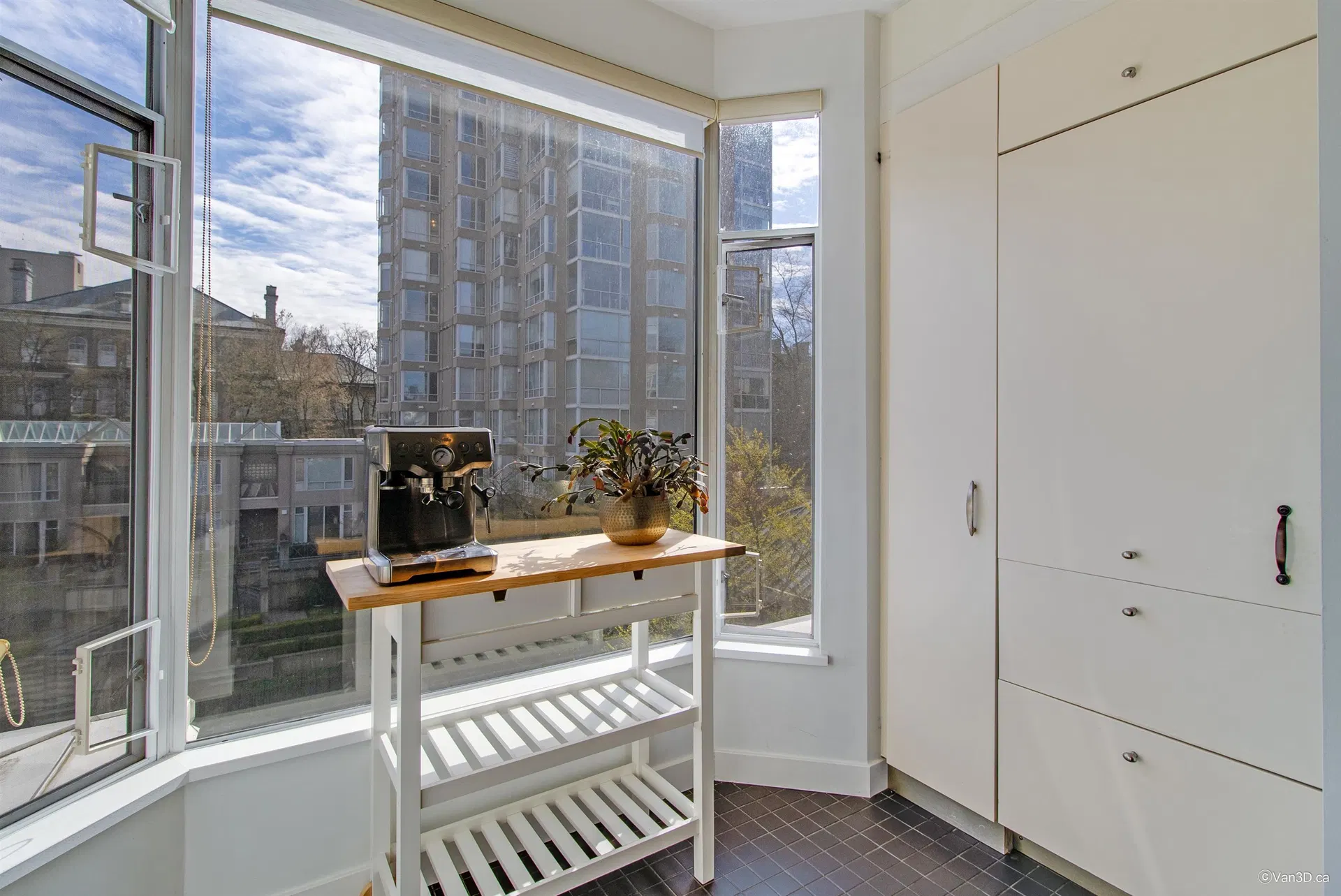Photo 4 of 25 at #401 – 2628 Ash Street