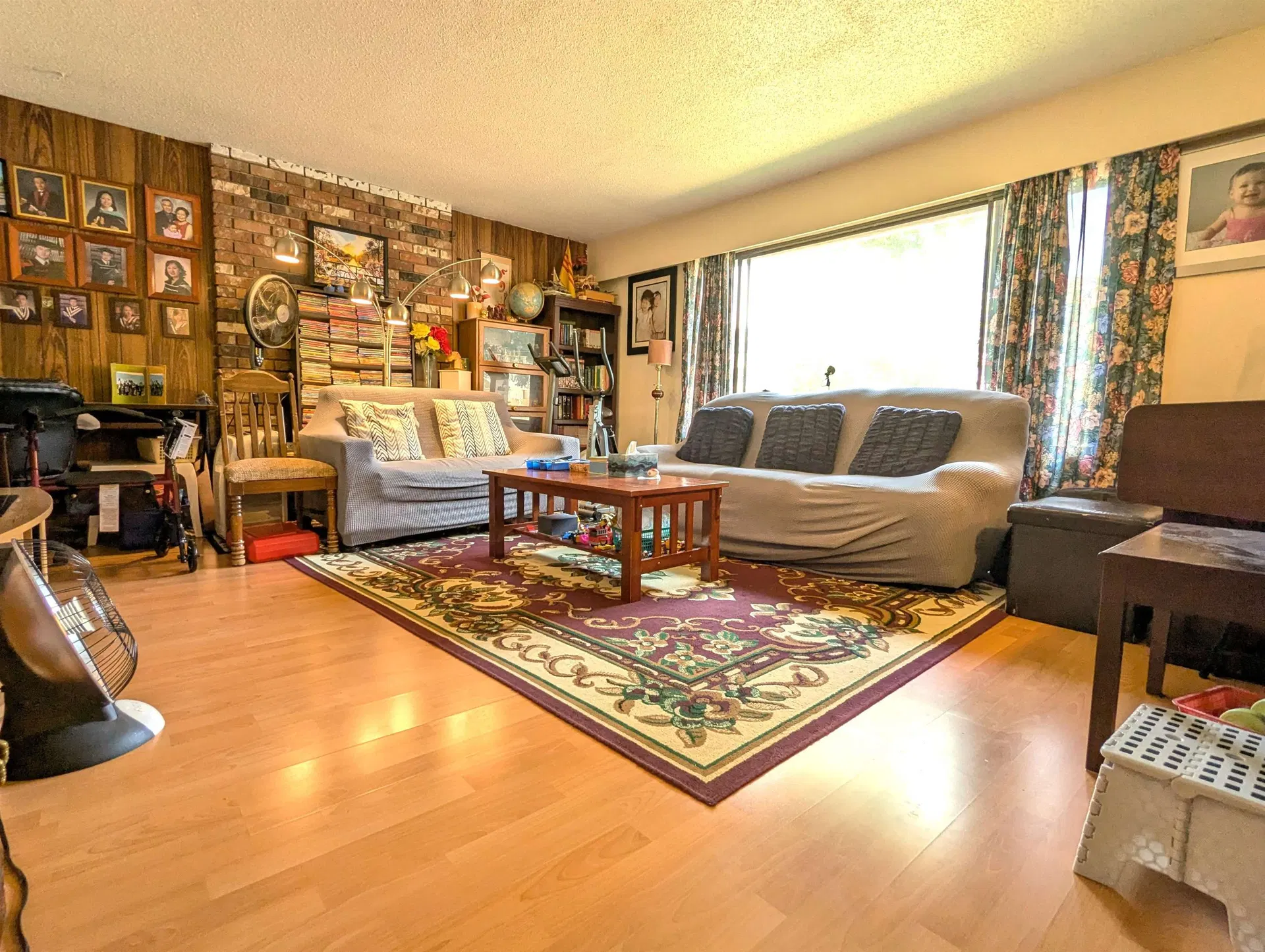 Photo 3 of 23 at 12770 102 Avenue