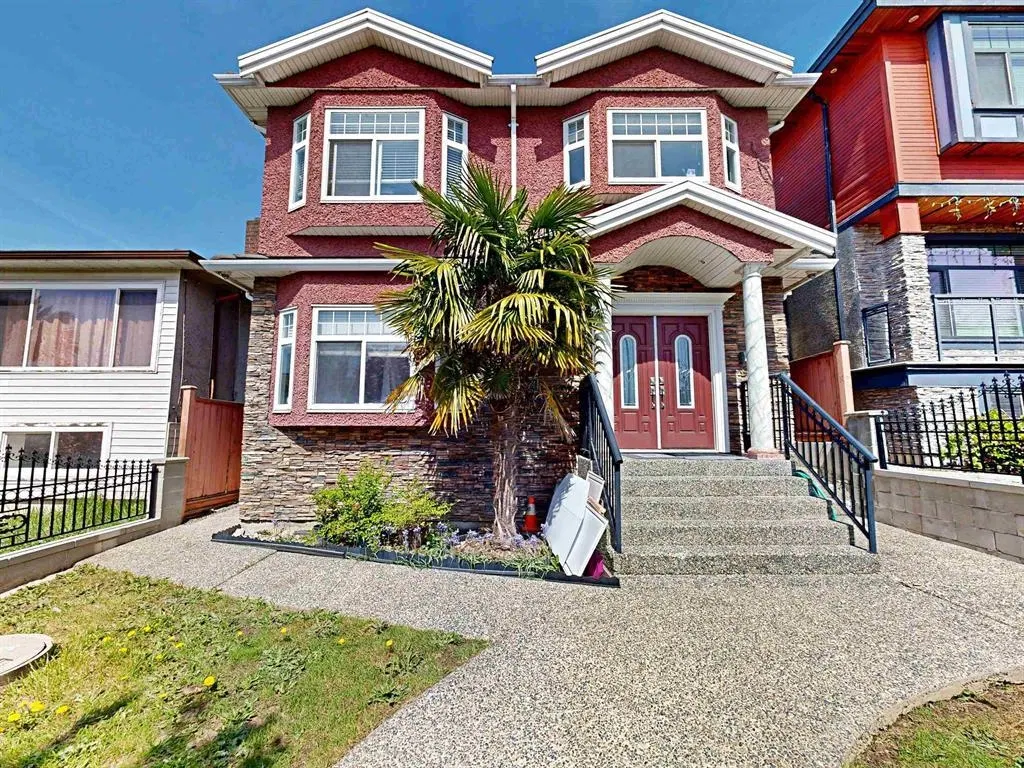 Photo 2 of 21 at 919 E 64th Avenue