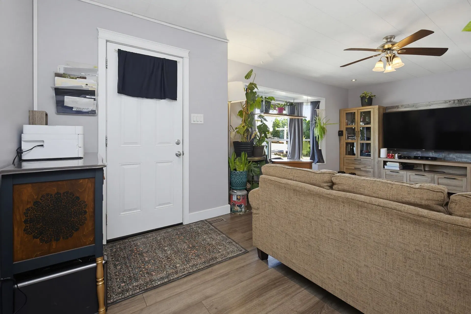 Photo 5 of 40 at 8585 Broadway Street