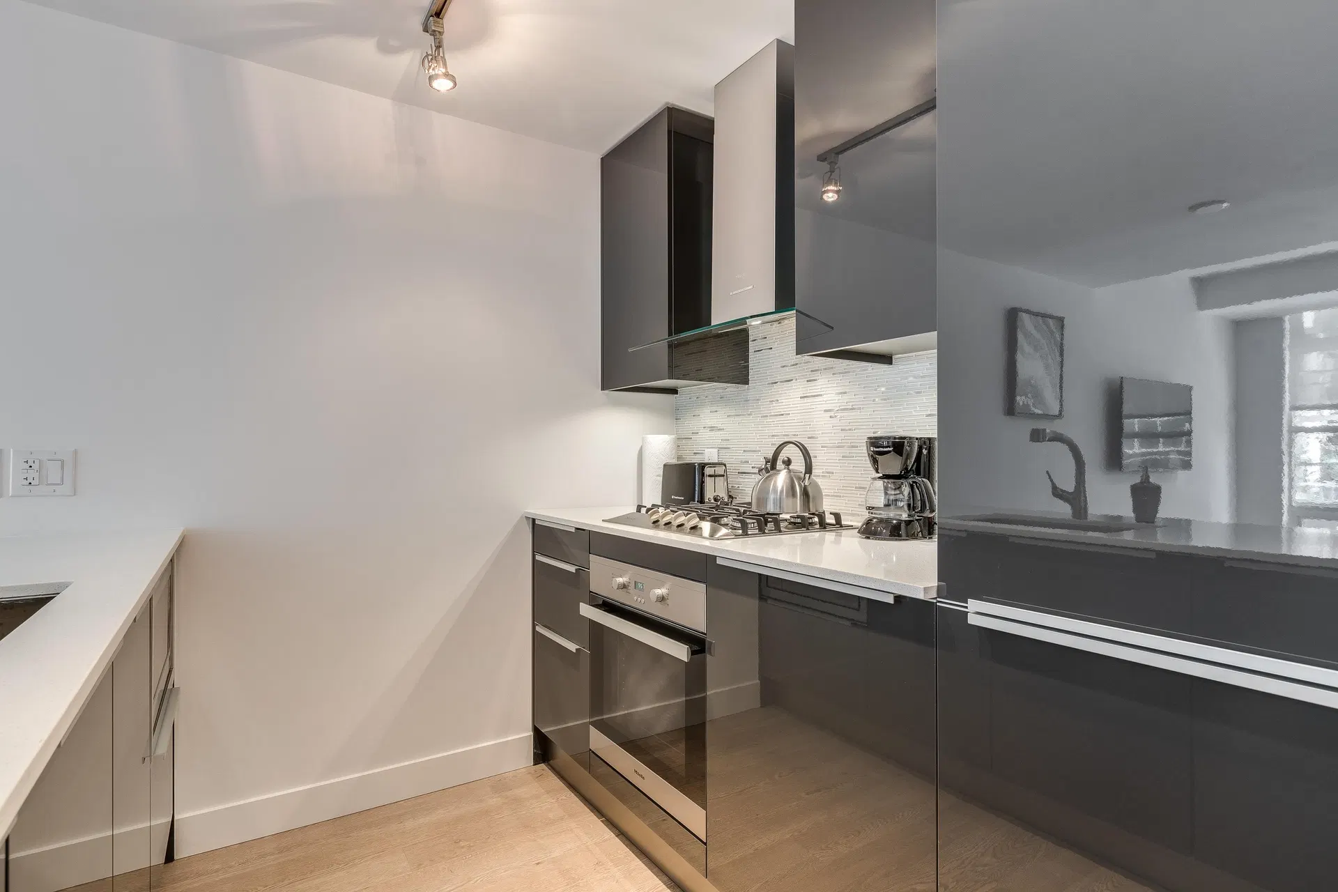 Photo 4 of 18 at #412 – 1283 Howe Street