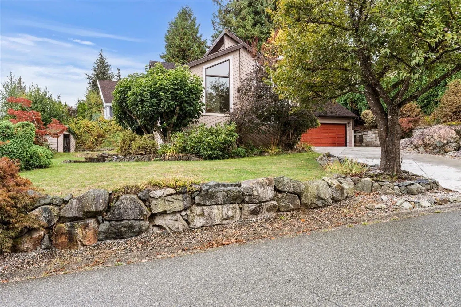 Photo 4 of 39 at 47390 Swallow Crescent