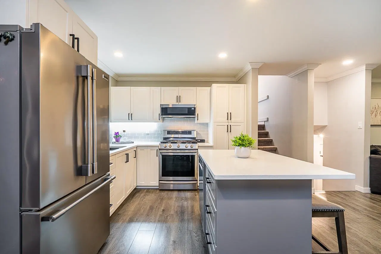 Photo 5 of 36 at 26554 33 Avenue