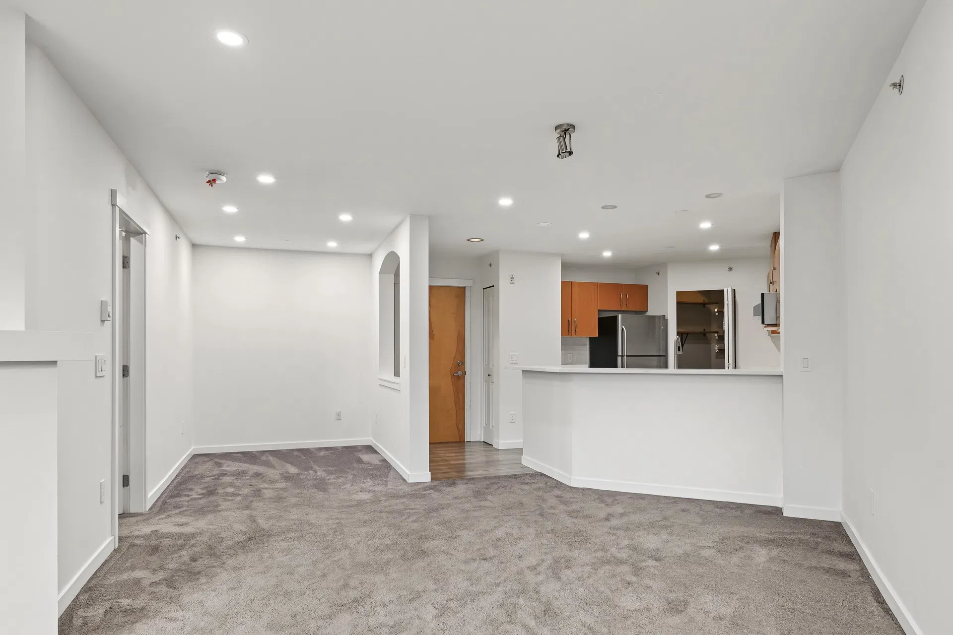 Photo 3 of 32 at #403 – 500 Klahanie Drive