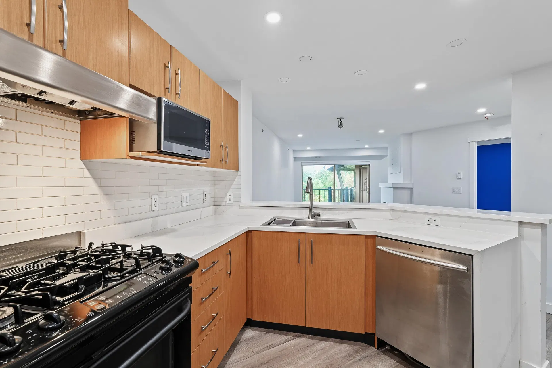 Photo 5 of 32 at #403 – 500 Klahanie Drive
