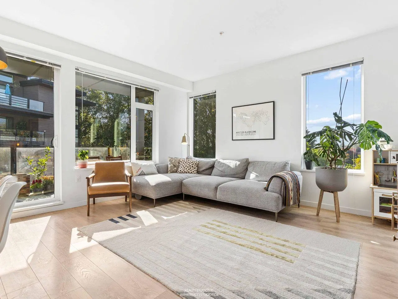 Photo 2 of 36 at #313 – 725 Marine Drive