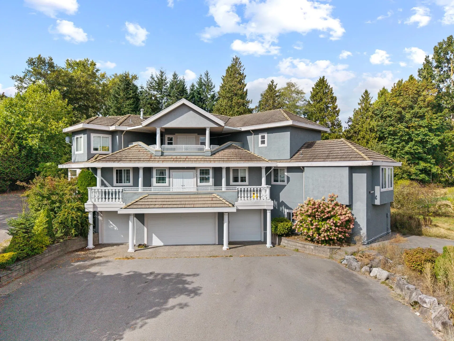Photo 4 of 23 at 2909 176 Street