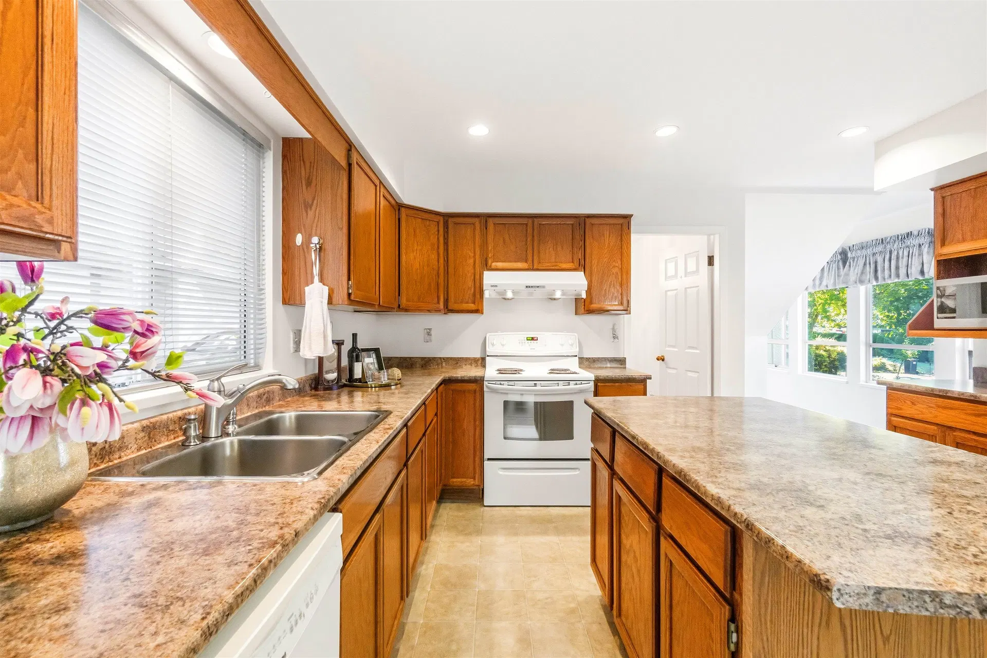Photo 5 of 30 at 865 Ruckle Court