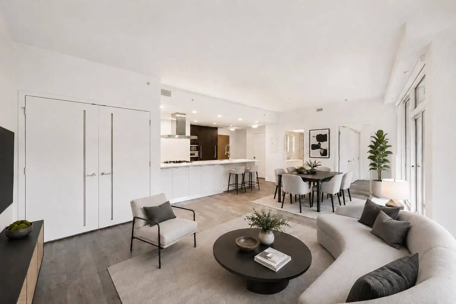 #303 – 2888 Arbutus Street