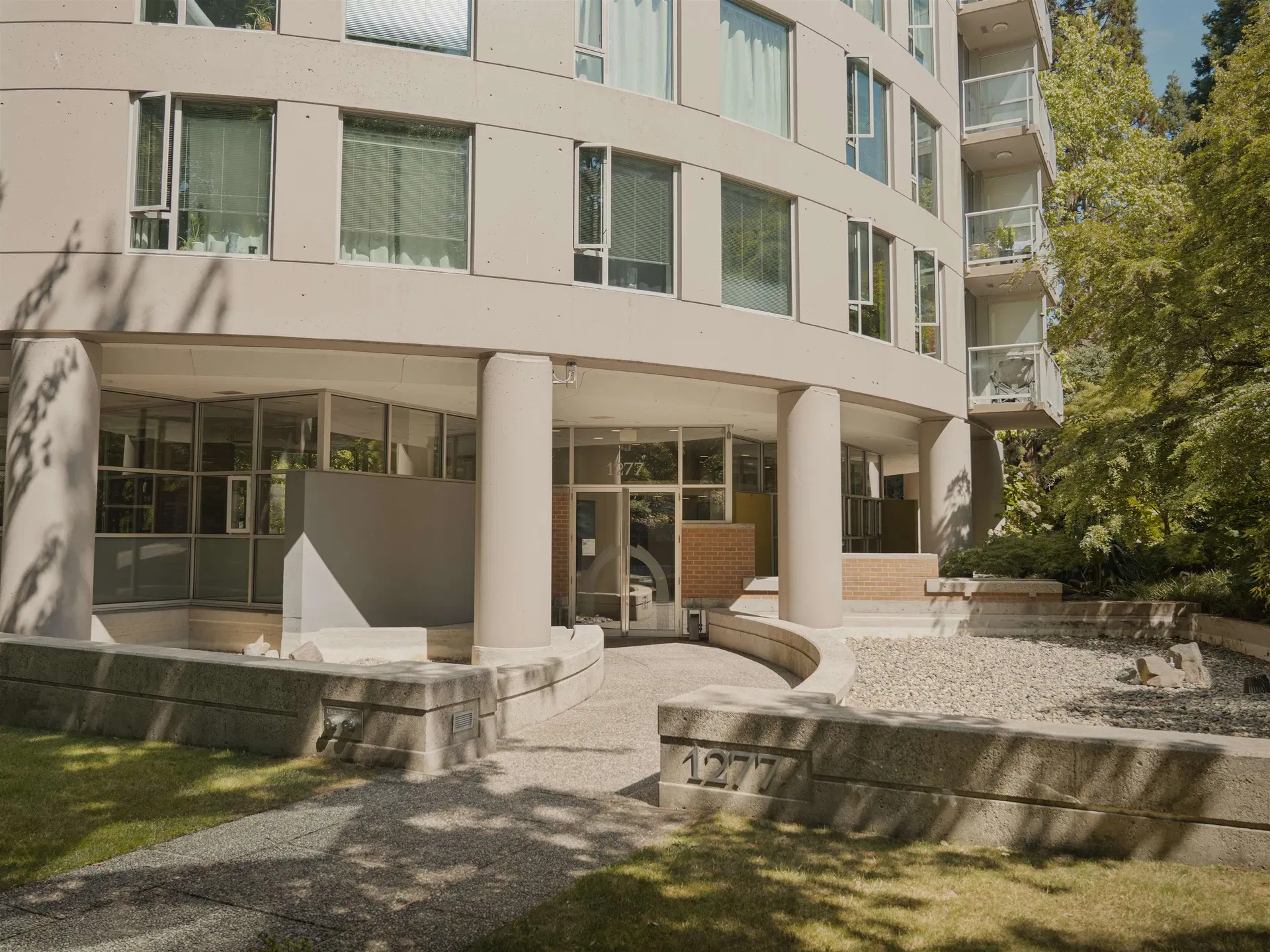 Photo 3 of 34 at #1201 – 1277 Nelson Street