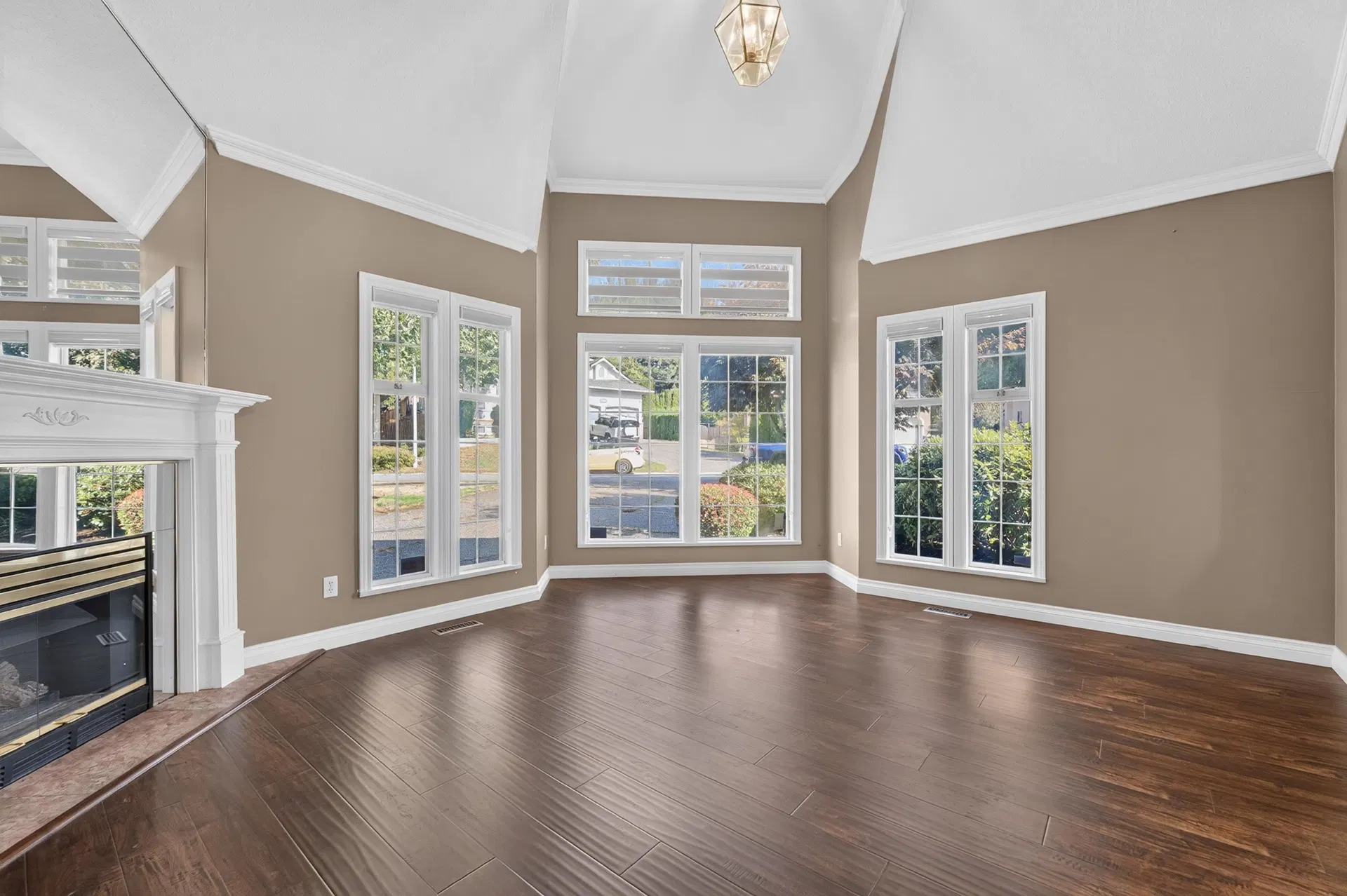 Photo 4 of 40 at 14168 85a Avenue