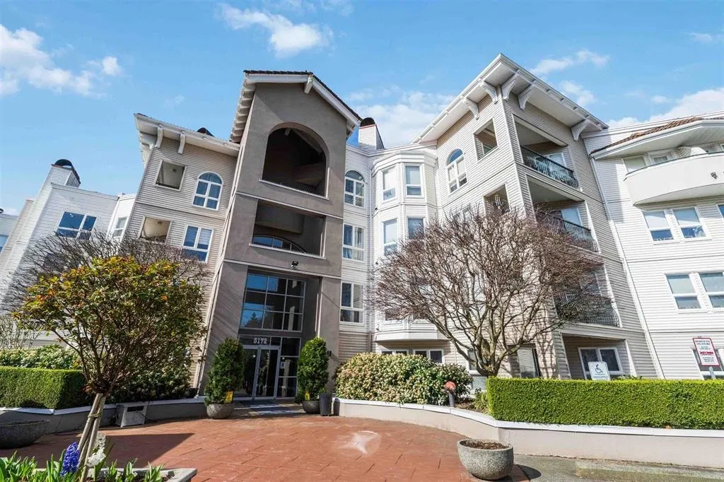 #205 – 3172 Gladwin Road