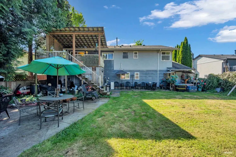 Photo 4 of 20 at 3786 Killarney Street