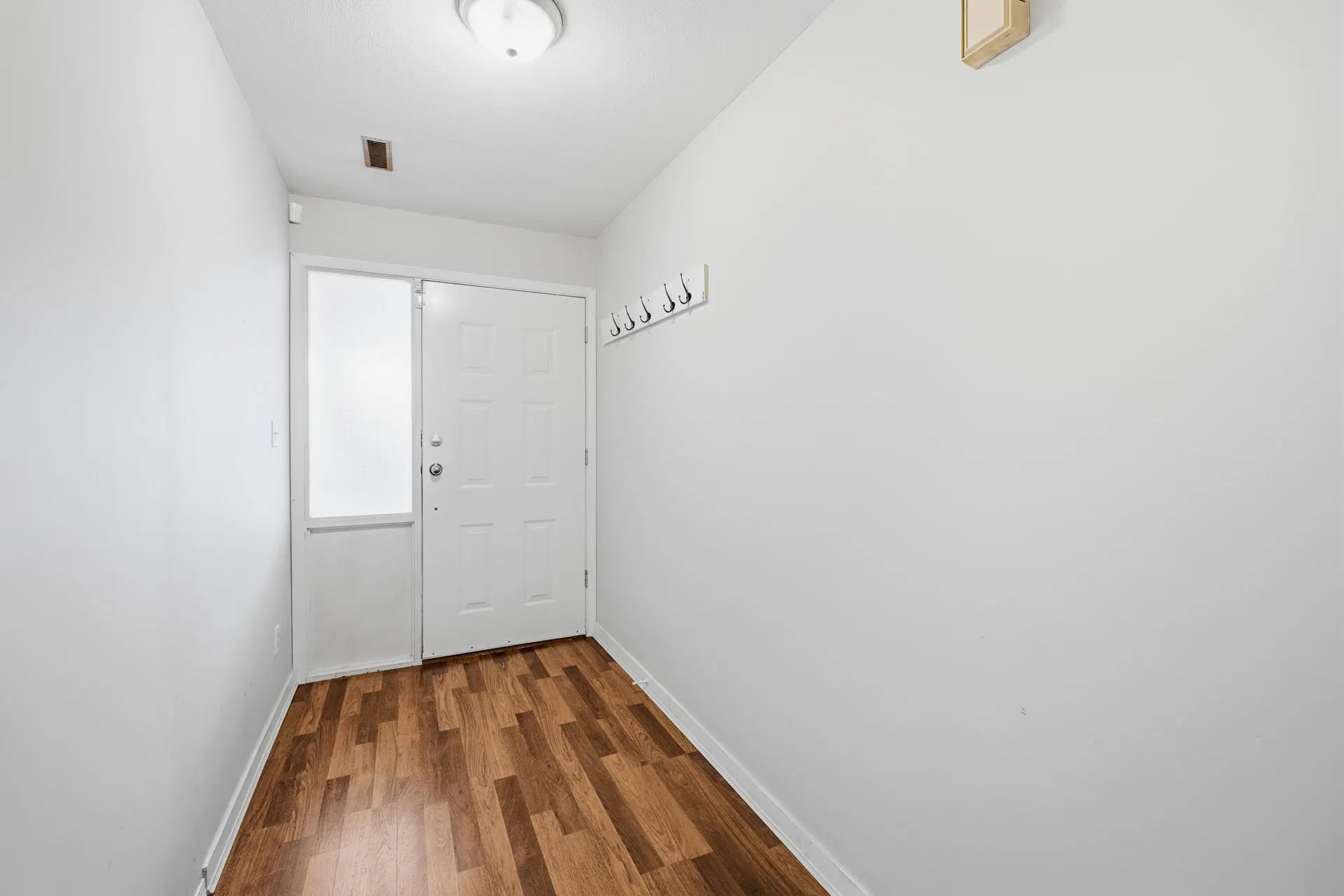 Photo 3 of 40 at 10235 158 Street