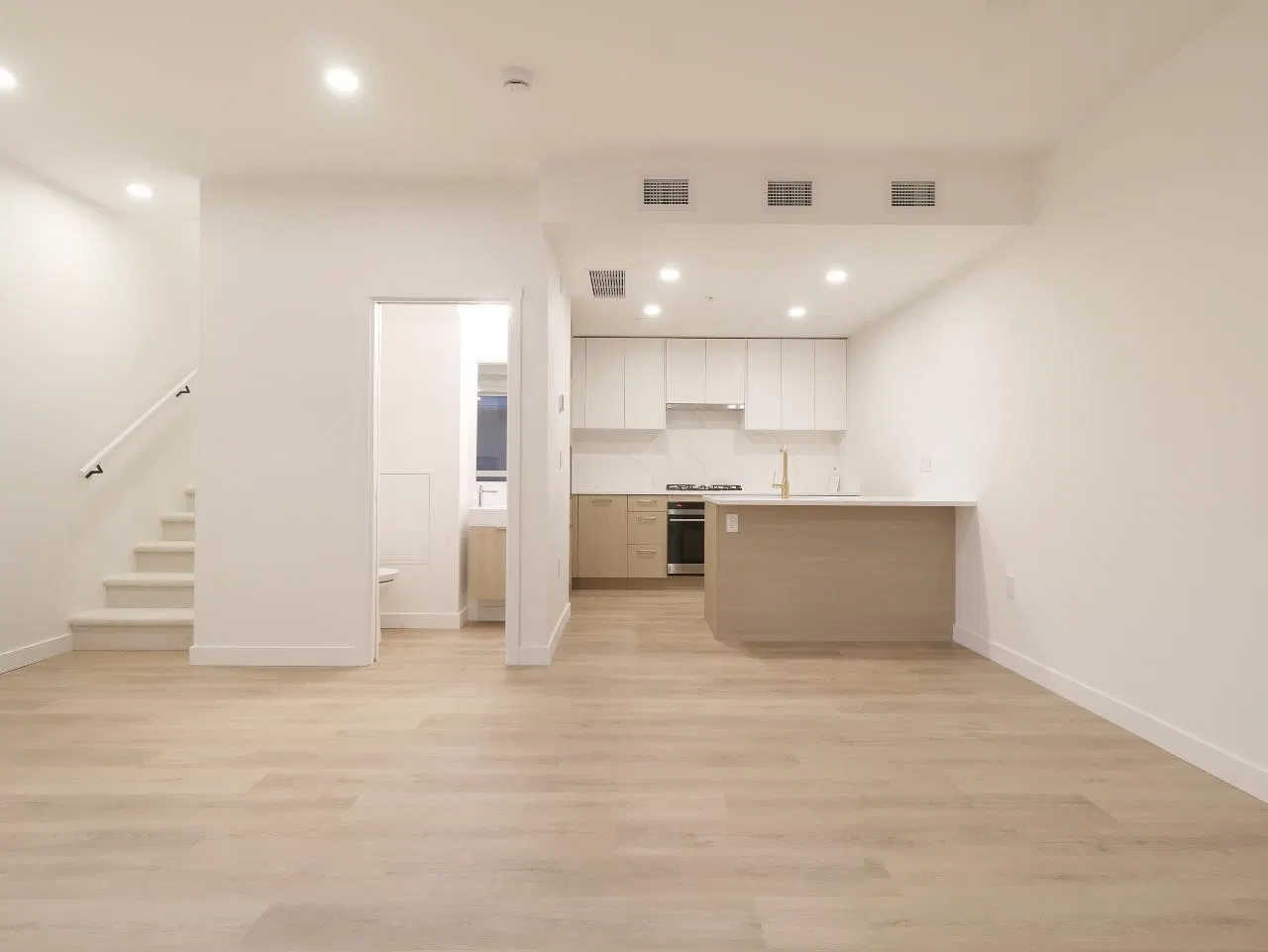 Photo 5 of 22 at #112 – 390 Guilby Street