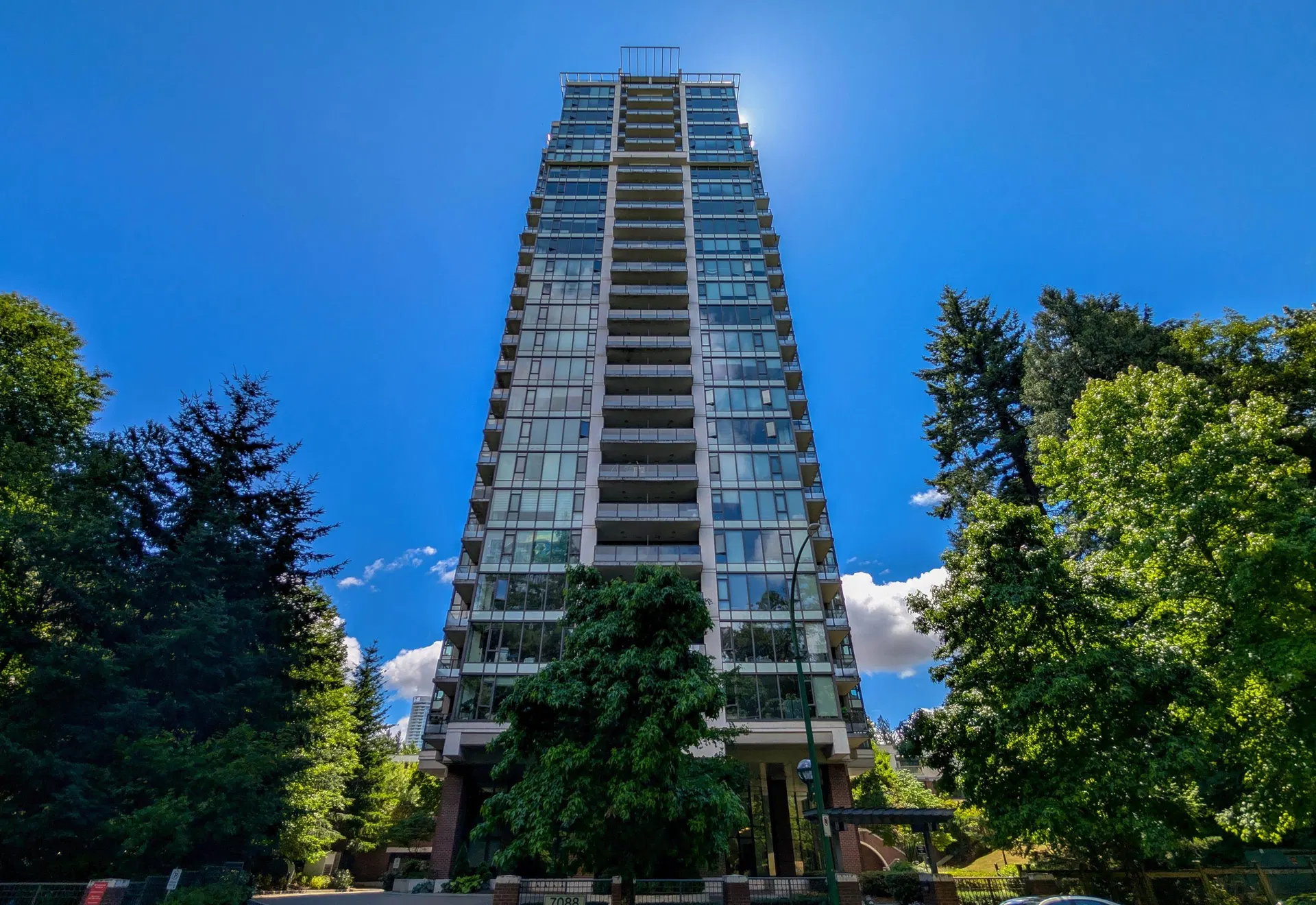 #1707 – 7088 18th Avenue