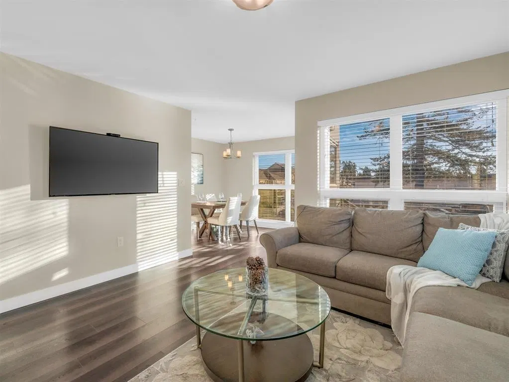 Photo 5 of 17 at #105 – 4815 55b Street