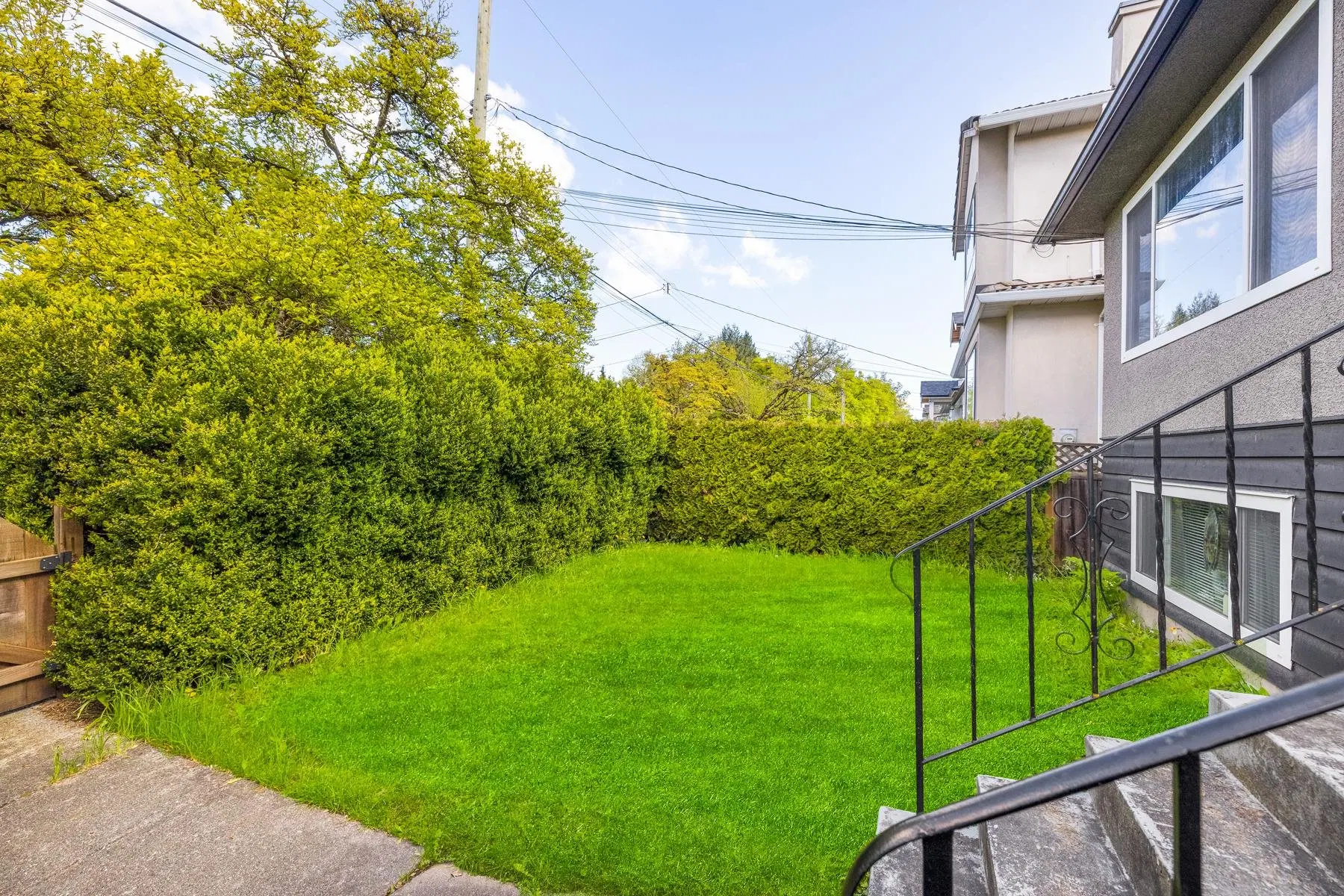 Photo 3 of 17 at 4766 Gothard Street