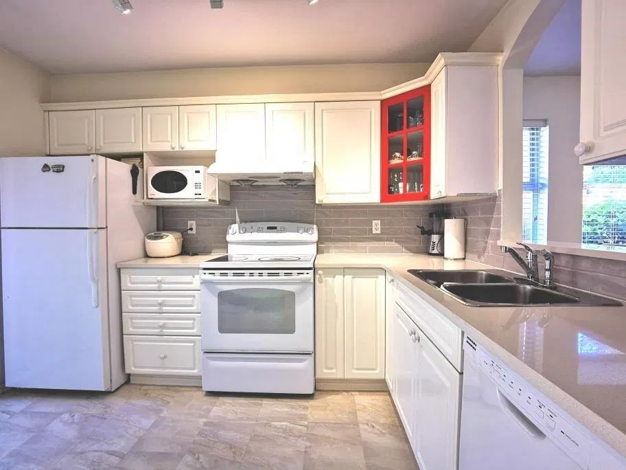 Photo 5 of 21 at #6 – 7488 Salisbury Avenue