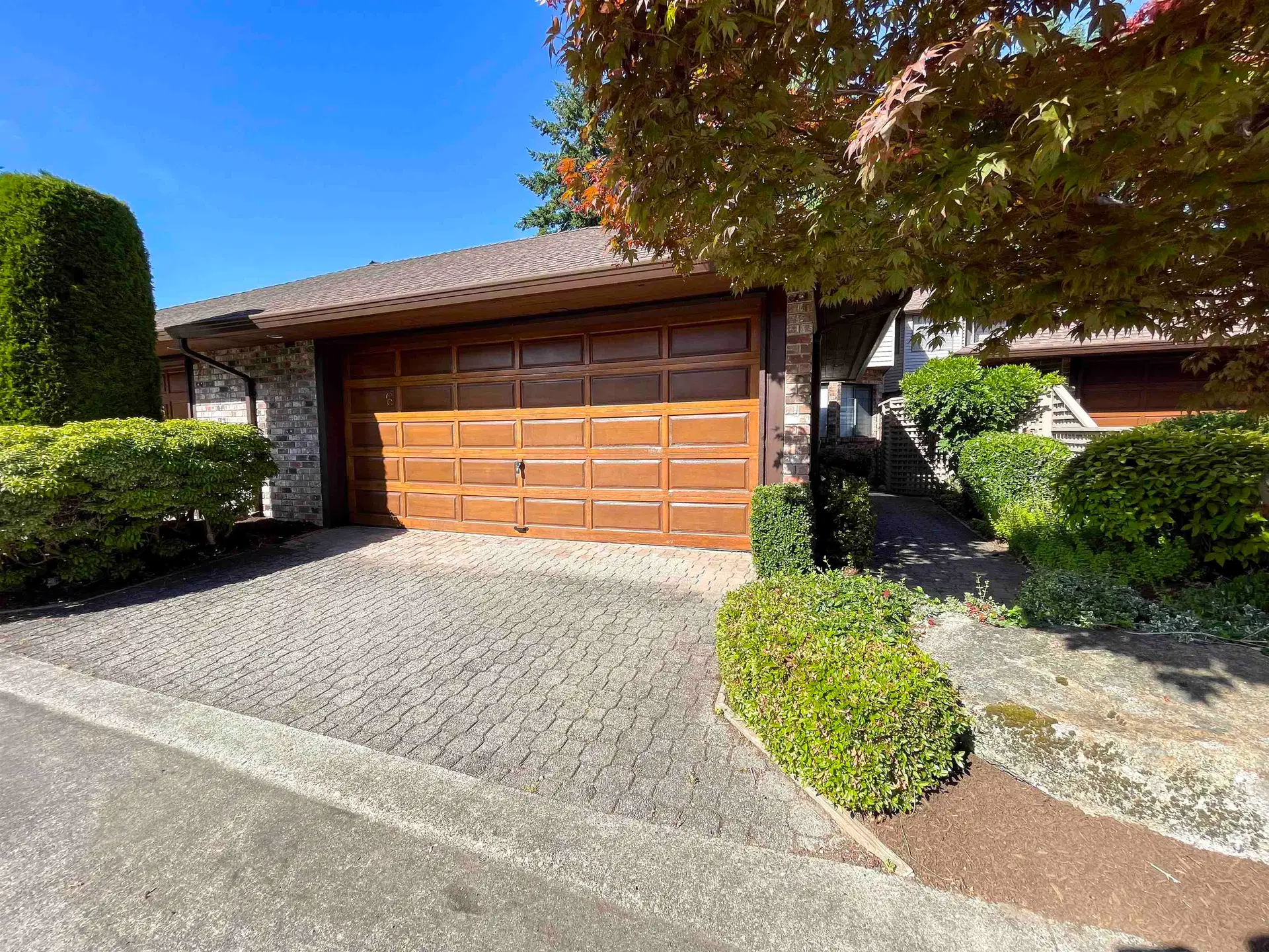 #6 – 1725 Southmere Crescent