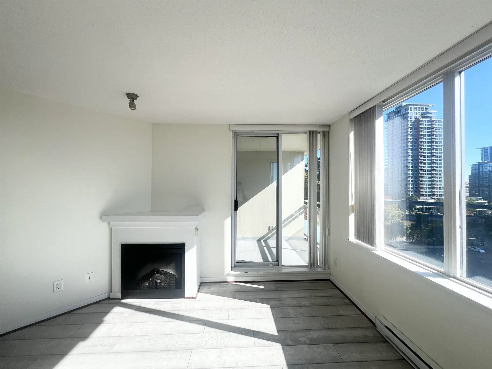 Photo 4 of 38 at #606 – 9888 Cameron Street