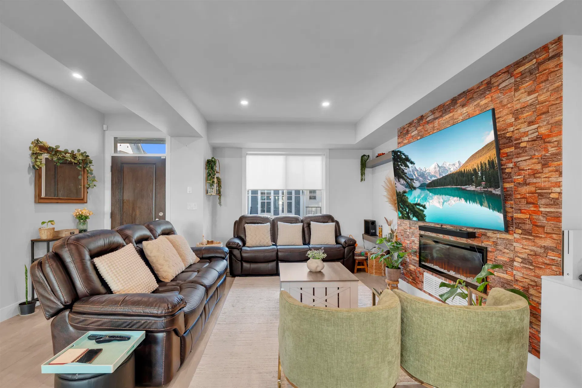 Photo 5 of 38 at 8137 Foxfern Road