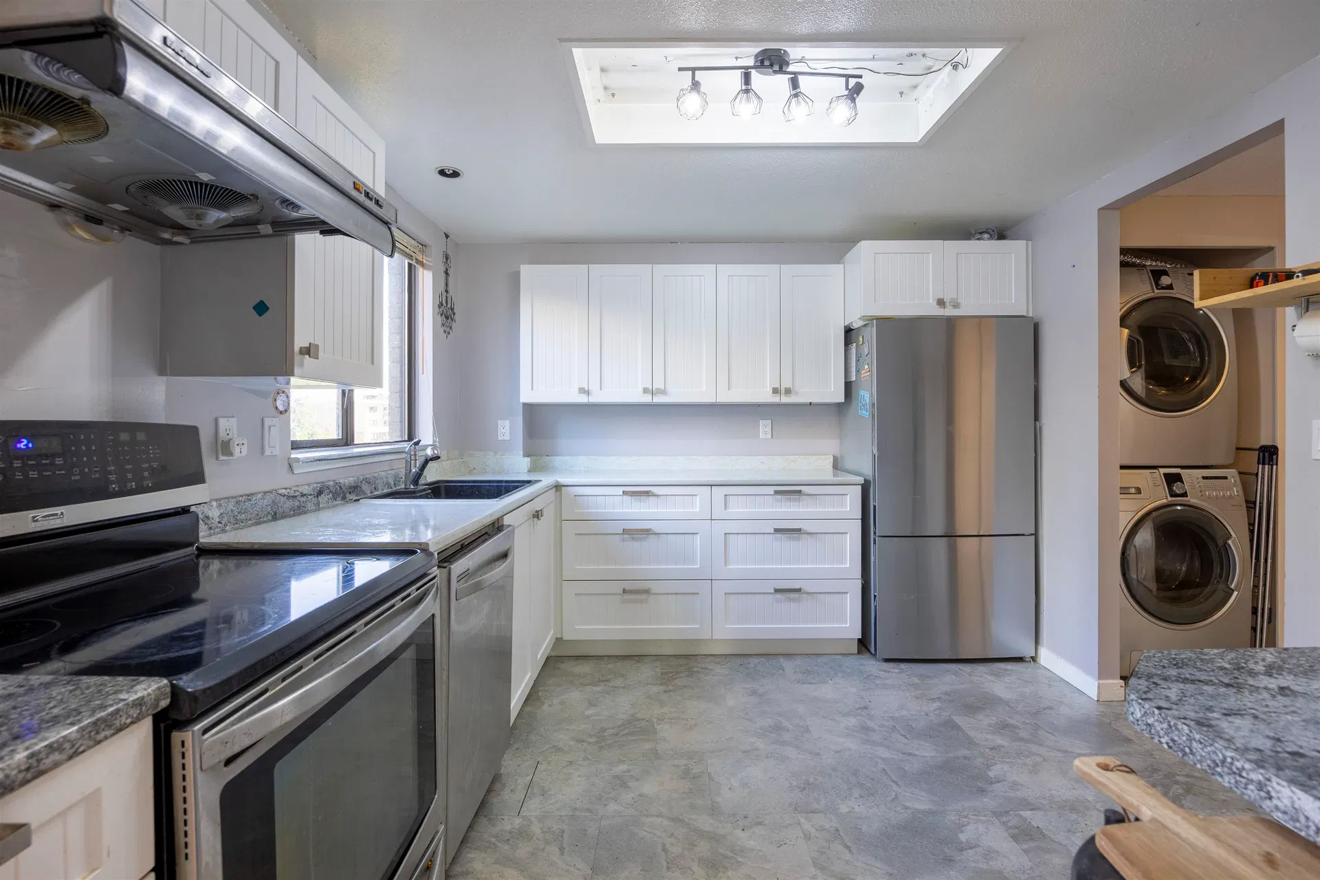Photo 2 of 19 at #502 – 6282 Kathleen Avenue