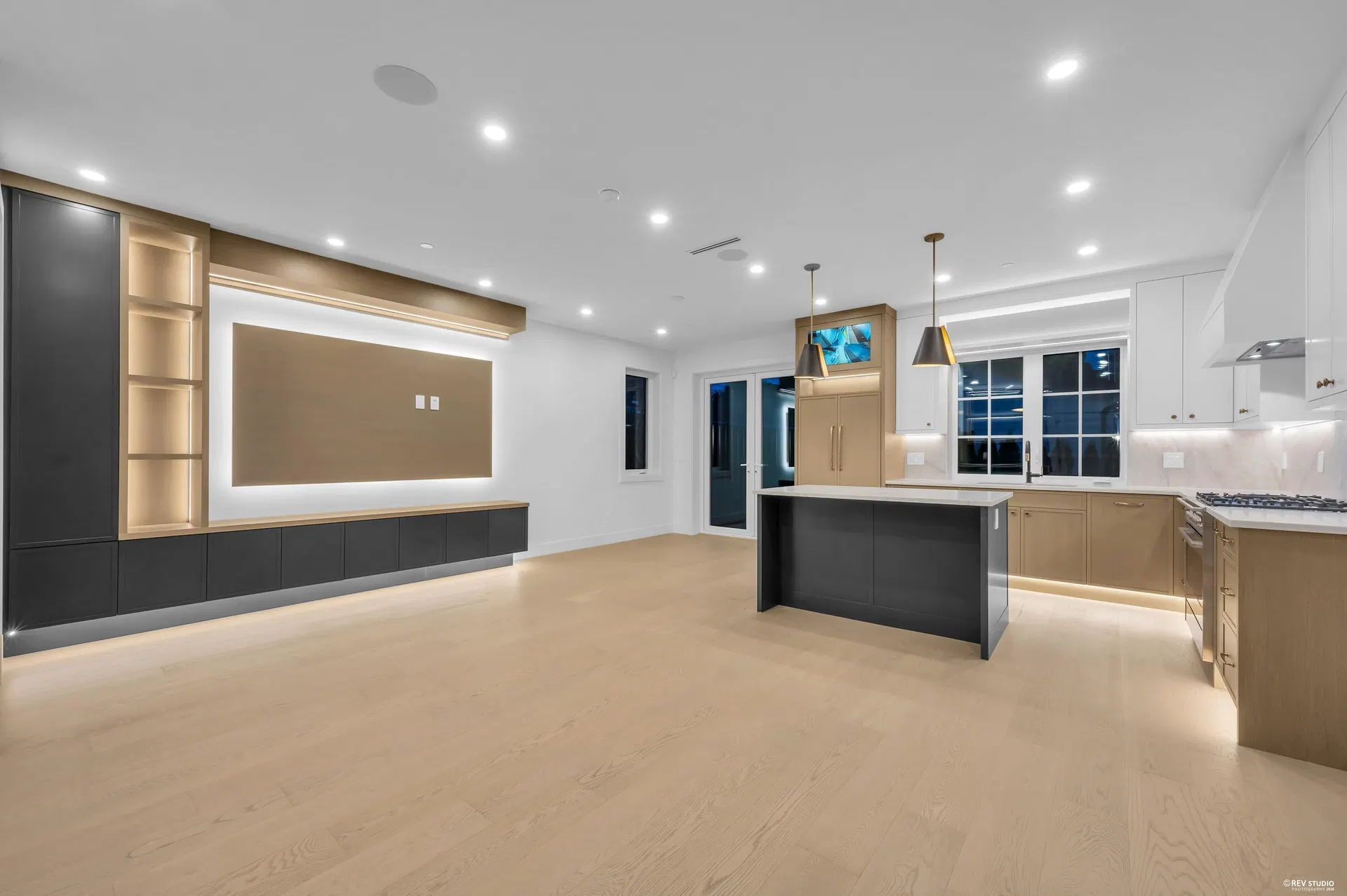 #2 – 5150 Spencer Street
