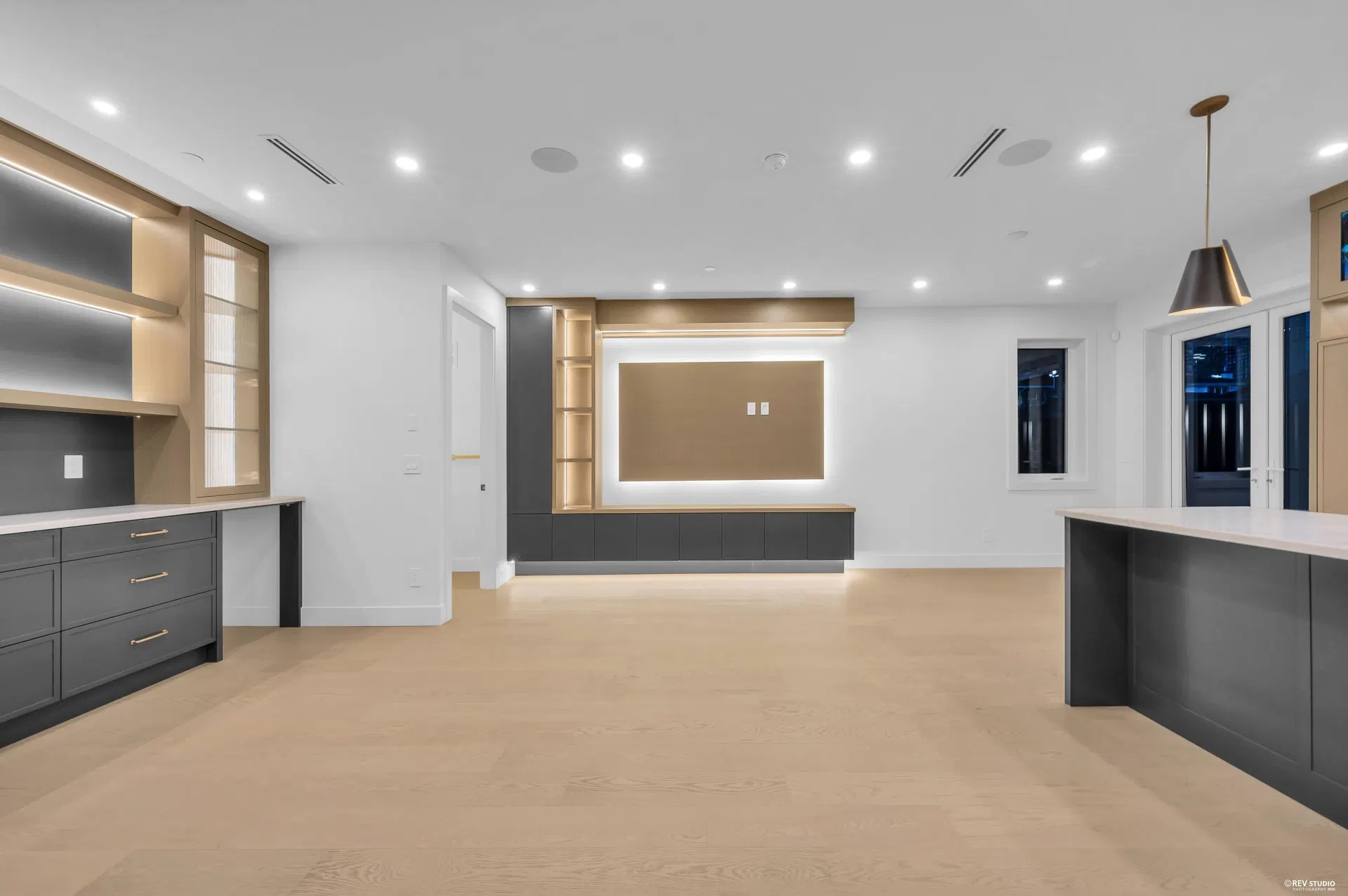 Photo 5 of 23 at #2 – 5150 Spencer Street