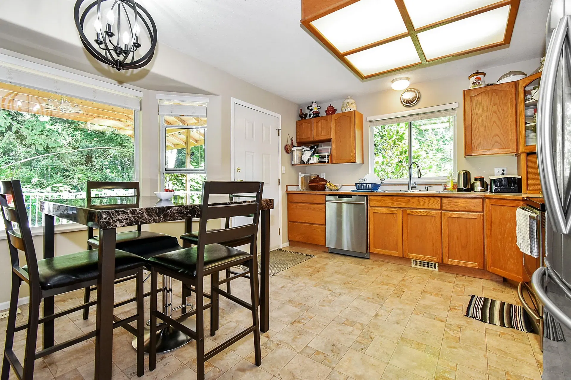 Photo 5 of 12 at 8928 Hammond Street