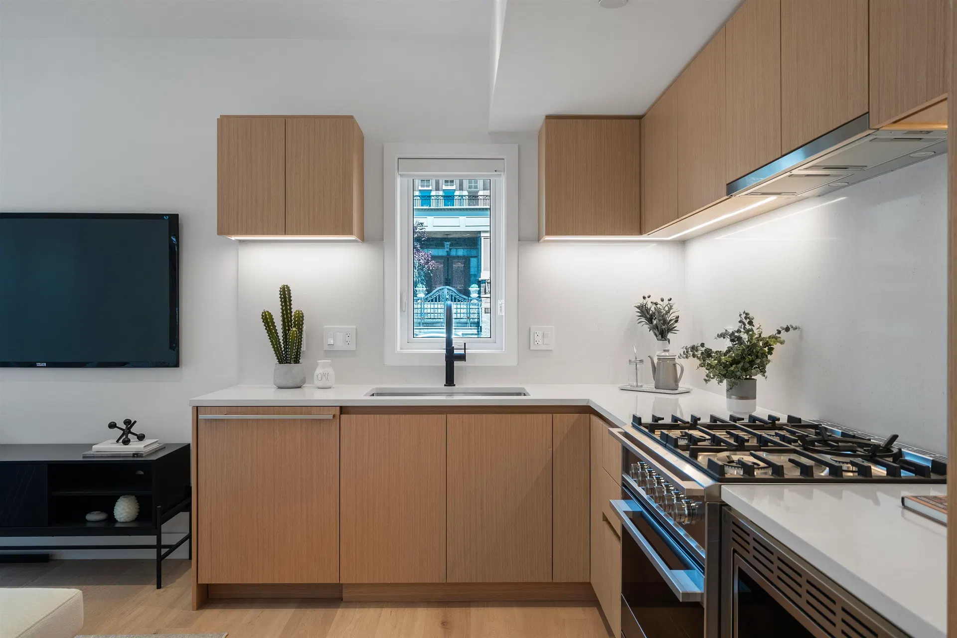 Photo 3 of 8 at 1010 W 52nd Avenue